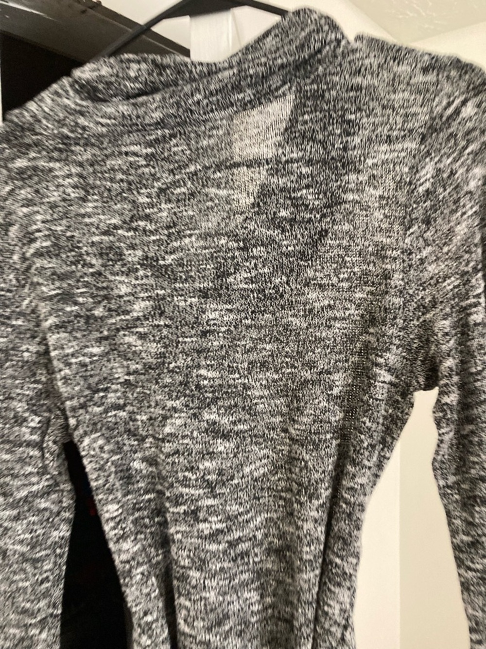 Ladies Sweater - Picture 10 of 12